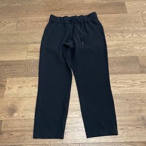 Lululemon On the Fly Pants - Black in size 2